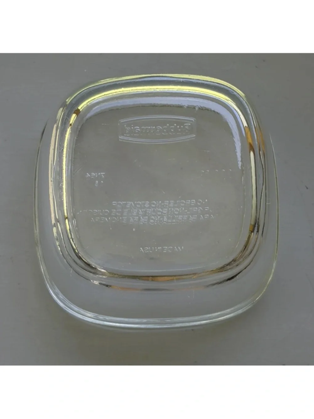 Rubbermaid Glass Storage Container 5.5 Cup/1.3 Liter with Black Lid 7N64